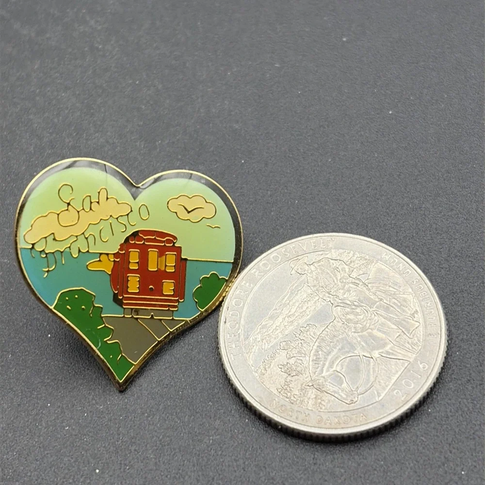 San Francisco Heart Cable‎ Car California Lapel Hat Pin